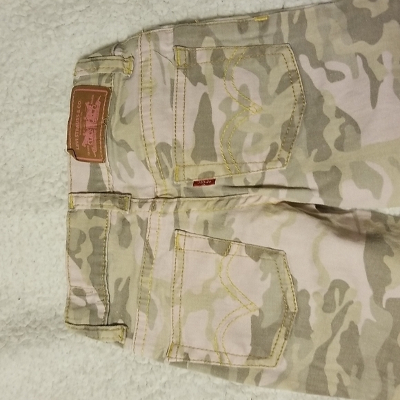 Levi's Girl's Stretch Flare Camo Jeans - Picture 11 of 12